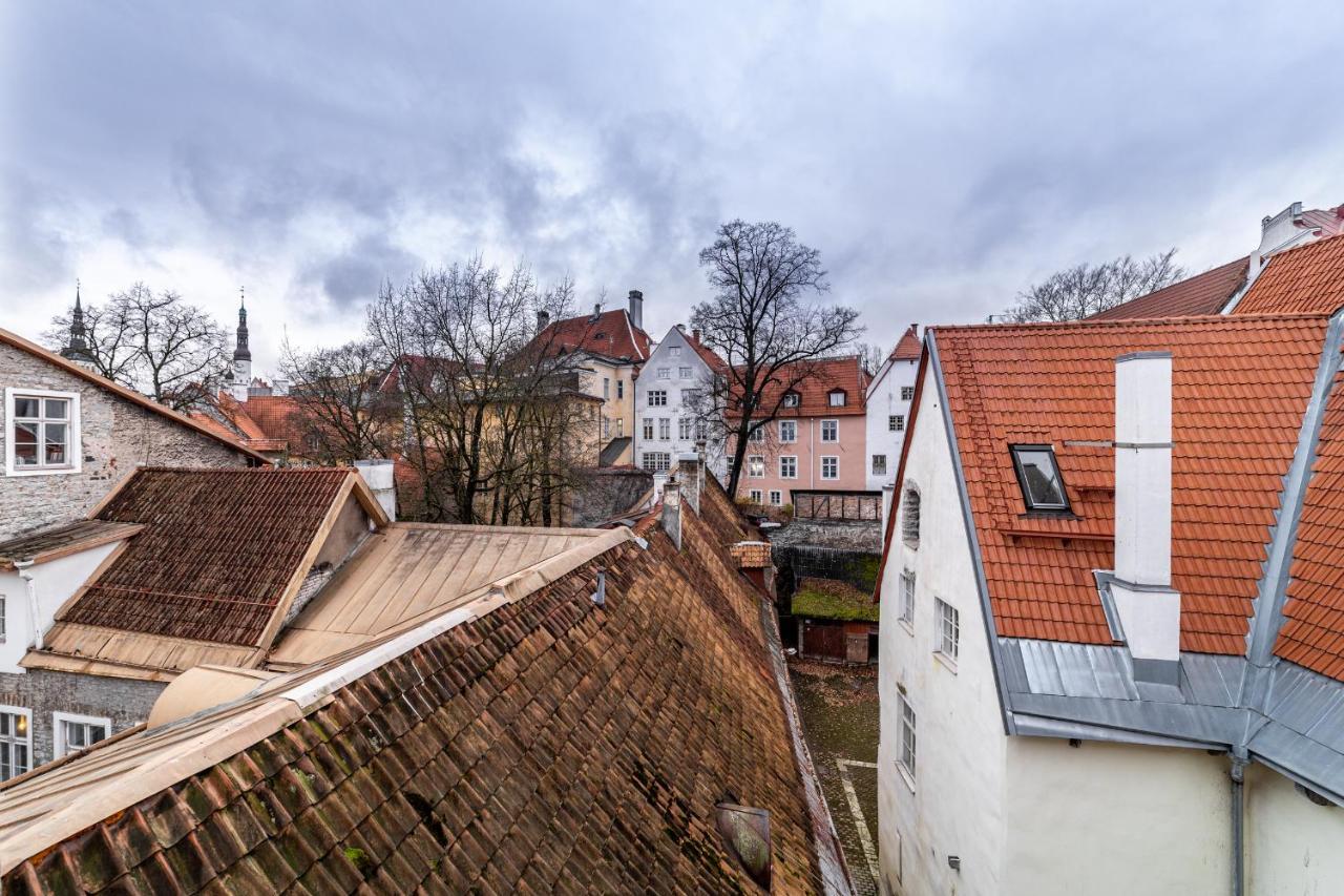 Roofs Of The Old Tallinn Guest House Buitenkant foto